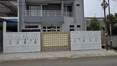 Penawaran Langka, rumah Mewah di BSD Griya Loka, Tangerang, LB 250m²