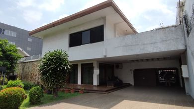 Tempat Usaha Jalan Raya