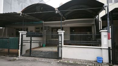 Jual Rumah Strategis di Kelapa Gading, Jakarta Utara - LT 102m²