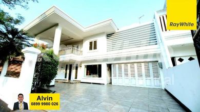 For Sale rumah Mewah di Intercon, Jakarta Barat - LT 568m²