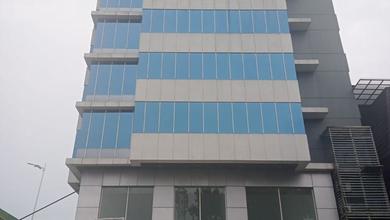 Gedung 8 Lantai di Wolter Monginsidi Jakarta Selatan