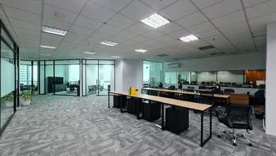 Disewakan Office St Moritz Lantai Sedang Semi Furnished Terkoneksi Ke Mall Lippo Puri Jakarta Barat