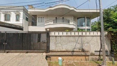 Rumah Prestisius di Kawasan Intercon, Jakarta Barat, LB 600m², Harga 13,5 Miliar