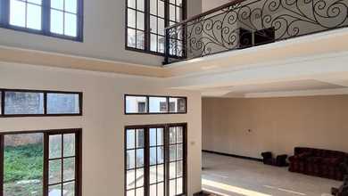 Penawaran Langka, rumah Prestisius di Banjar Wijaya, Tangerang, LB 390m²