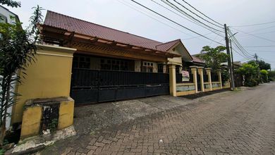 Kesempatan Rumah di Ciputat, Tangerang Selatan, LB 250m², Harga 2,5 Miliar