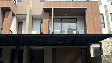 Rumah Elite di Kawasan BSD, Tangerang, LB 236m², Harga 5,6 Miliar