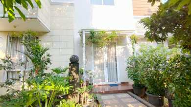 Rumah Elegan di BSD Sevilla, Tangerang, 4 Kamar Tidur, LT 213m²