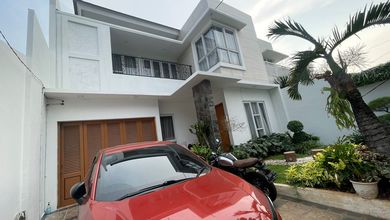 Dijual rumah Mewah di Pulo Gadung, Jakarta Timur - LT 240m²