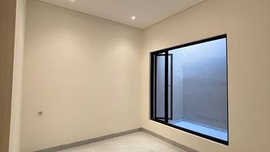 Hunian Mewah di Kelapa Gading, Jakarta Utara, 4 KT, LT 160m²