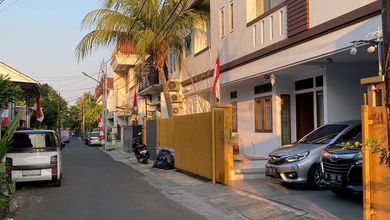 Hunian Mewah di Kawasan Pulo Asem, Jakarta Timur, LB 350m², Harga 7,7 Miliar