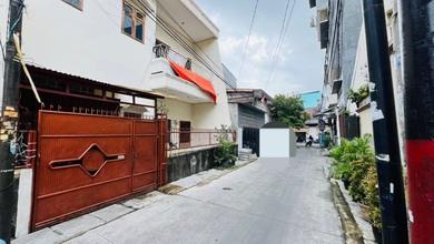 Hunian Elegan di Pademangan, Jakarta Utara, 5 Kamar Tidur, LT 150m²