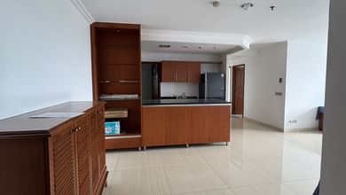 Jual Unit Apartemen Siap Huni 3BR Furnished Good Condition