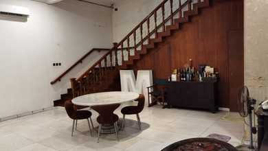 Rumah Eksklusif Semi Furnished Lokasi Strategis Daerah Muara Karang