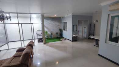 Rumah Mewah Luas 200 m2, di Daan Mogot, Jakarta Barat