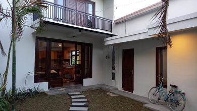 Rumah Sewaan Murah di Kerobokan, Badung, 2 KT, Harga 110 Juta /tahun