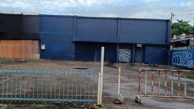 Disewakan Ex Showroom Di Jatibening Dekat Exit Tol 