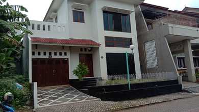 Rumah Elite di Kawasan Banyumanik, Semarang, LB 172m², Harga 3,9 Miliar
