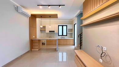 Rumah Dijual di Summarecon Crown Gading, Bekasi, LB 70m², Harga Terbaik!