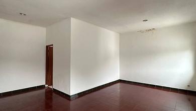 Rumah Strategis untuk Disewakan di Menteng, Jakarta Pusat, Harga 675 Juta /tahun