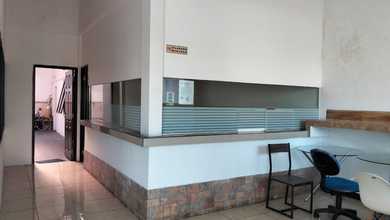 Dijual Disewakan Rumah bisa untuk Tempat Usaha Parkir Luas Jalan Pucang Anom Surabaya