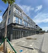 Ruko 3 Lantai Pik 2, Uk. 4,5X15,5M2