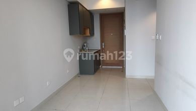 Apartemen Modern Lokasi Taman Anggrek, Jakarta Barat, Harga 2,04 Miliar