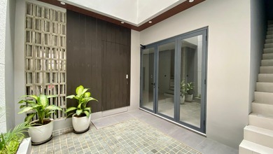 Hunian Mewah di Pondok Indah, Jakarta Selatan, 5 Kamar Tidur, LT 120m²