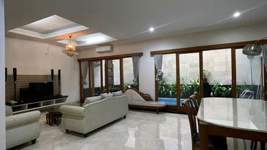 Disewakan Rumah Nyaman di Pondok Indah, Jakarta Selatan, LT 350m²