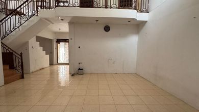 Rumah Sewa Nyaman Lokasi Rawamangun, Jakarta Timur, LB 165m²
