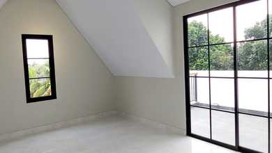 Penawaran Eksklusif, rumah Mewah di Jagakarsa, Jakarta Selatan, LB 200m²