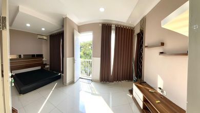 Penawaran Eksklusif, rumah Prestisius di Graha Raya, Tangerang Selatan, LB 147m²