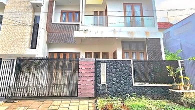 Hunian Mewah di Pondok Indah, Jakarta Selatan, 4 KT, LT 153m²