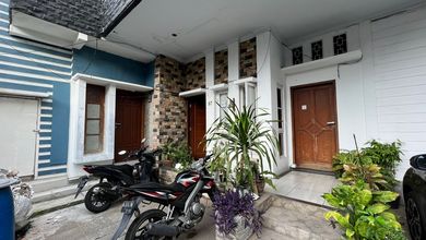 Dijual Rumah tinggal dan  kost 3 lantai SHM Di jl danau buyan