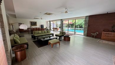 Rumah Semi Villa Di Premium Area