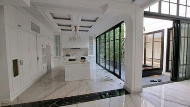 Rumah Elegan di Kelapa Gading, Jakarta Utara, 6 KT, LT 312m²