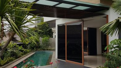 Penawaran Eksklusif, rumah Mewah di Tebet, Jakarta Selatan, LB 850m²
