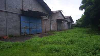 Gudang Dengan Tanah Luas Gudang