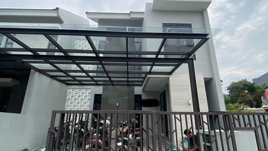 Rumah Mewah di Kawasan Candi Golf, Semarang, LB 200m², Harga 4,7 Miliar