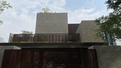 Hunian Mewah di Kawasan Graha Padma, Semarang, LB 800m², Harga 20 Miliar