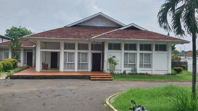 Rumah Mewah di Banyumanik, Semarang, 8 Kamar Tidur, LT 3777m²