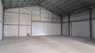 Gudang Siap Pakai 6 Menit Pintu Tol Manyaran