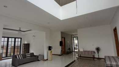 Rumah Mewah Telaga Bodas Dekat Akpol
