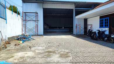 Gudang Siap Pakai 6 Menit Pintu Tol Manyaran