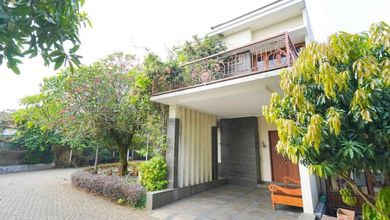 Jual Rumah Nyaman di Cibubur, Jakarta Timur - LT 180m²