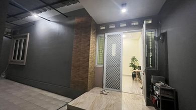 Dijual Rumah Strategis di Medan Satria, Bekasi - LT 200m²