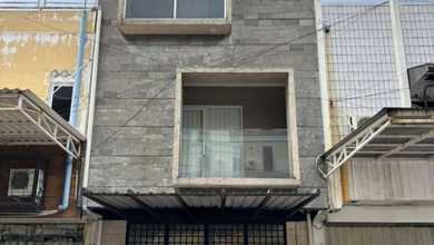 Kesempatan Rumah di Ngagel, Surabaya, LB 235m², Harga 1,55 Miliar