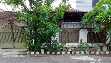 Jual Rumah Cantik LT 264 m2 area Manyar, Surabaya