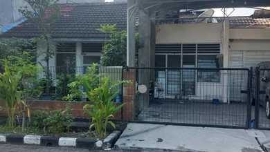 Rumah Dijual di Raya Darmo, Surabaya, LB 140m², Harga Kompetitif!