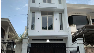 Design Modern Ruko Baru di Satelit Utara dekat Citraland Barat