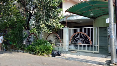 Jual Rumah Eksklusif Luas 240 m2 Kawasan Darmo permai, Surabaya